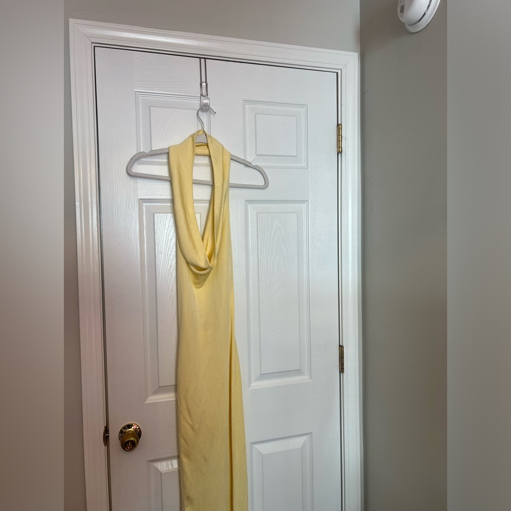 Elegant Yellow Off-Shoulder Maxi Dress - Picture 6 of 11